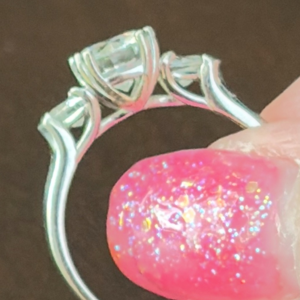 Elegant 14K white gold 3-stone Ring - Picture 10 of 13